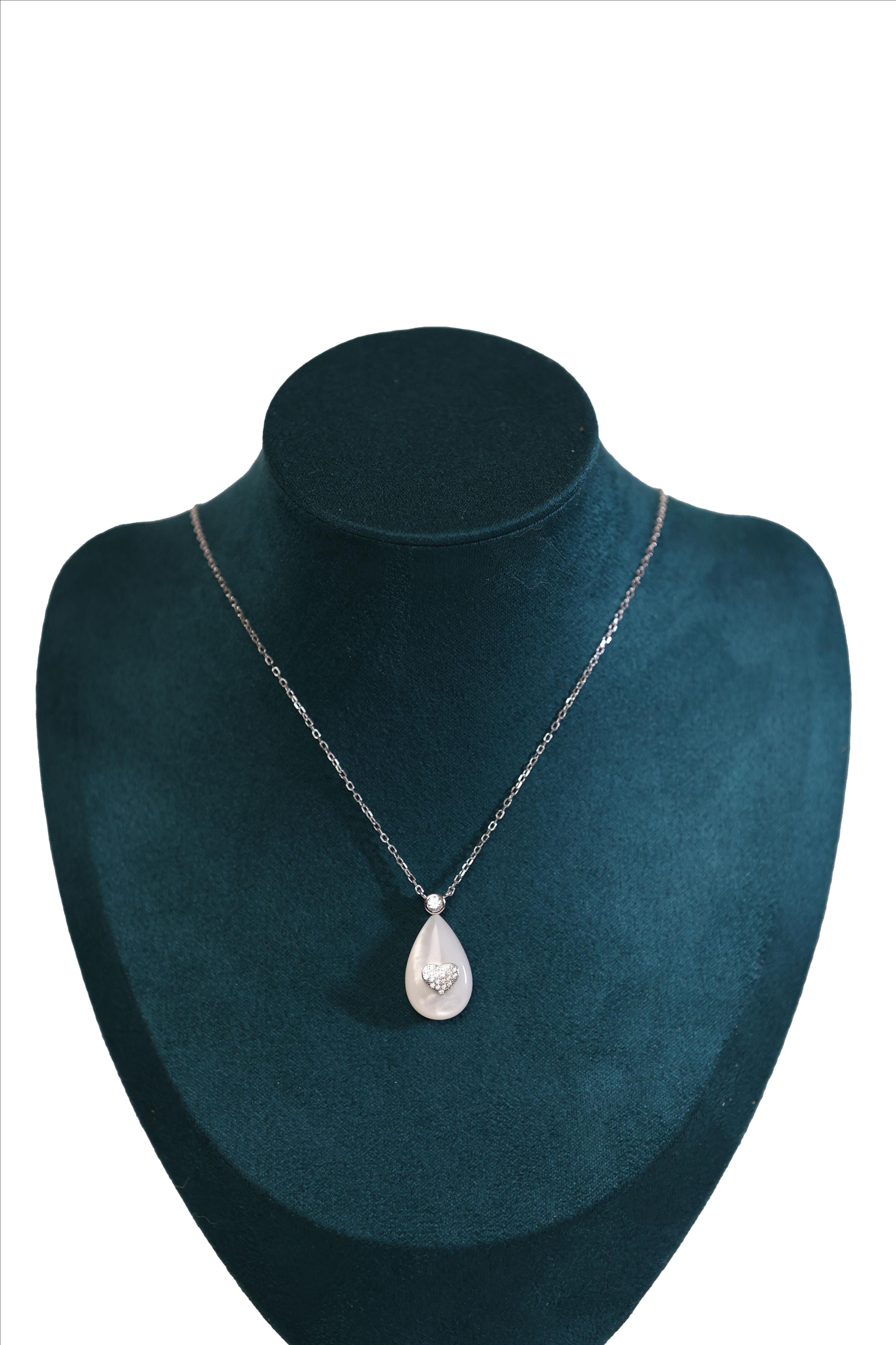 Amora Pearl Necklace